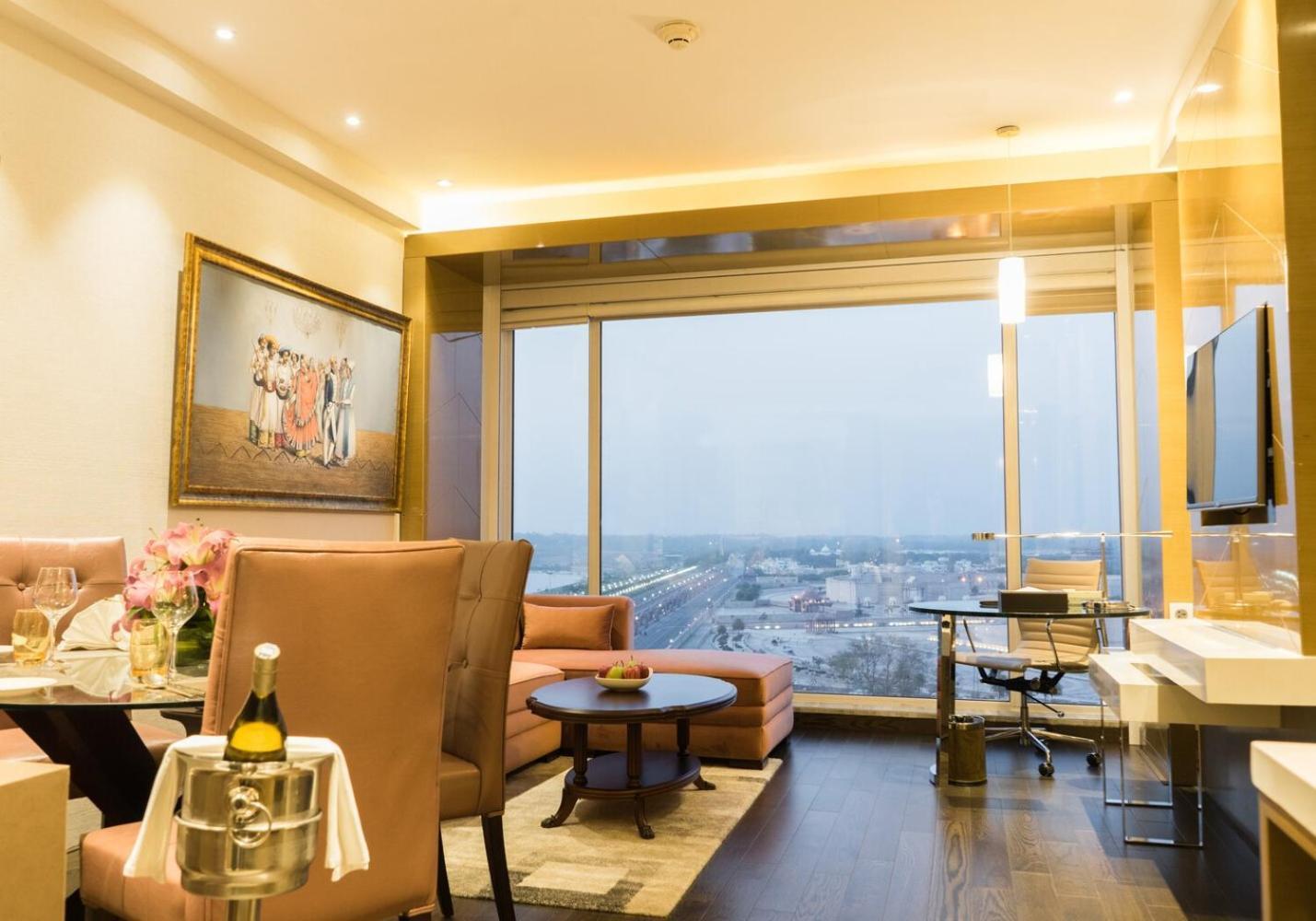เรอเนสซองค์ ลัคนาว โฮเต็ล Hotel ลัคเนา ภายนอก รูปภาพ