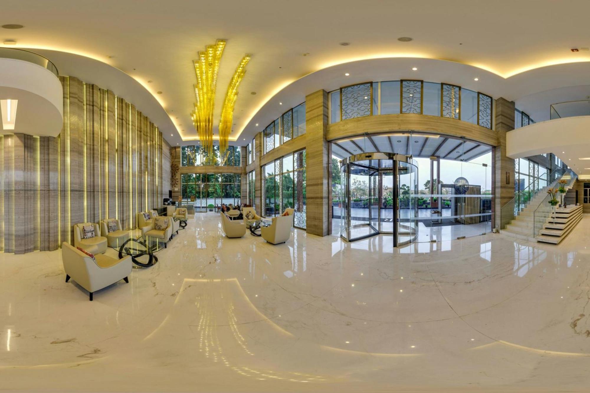 เรอเนสซองค์ ลัคนาว โฮเต็ล Hotel ลัคเนา ภายนอก รูปภาพ