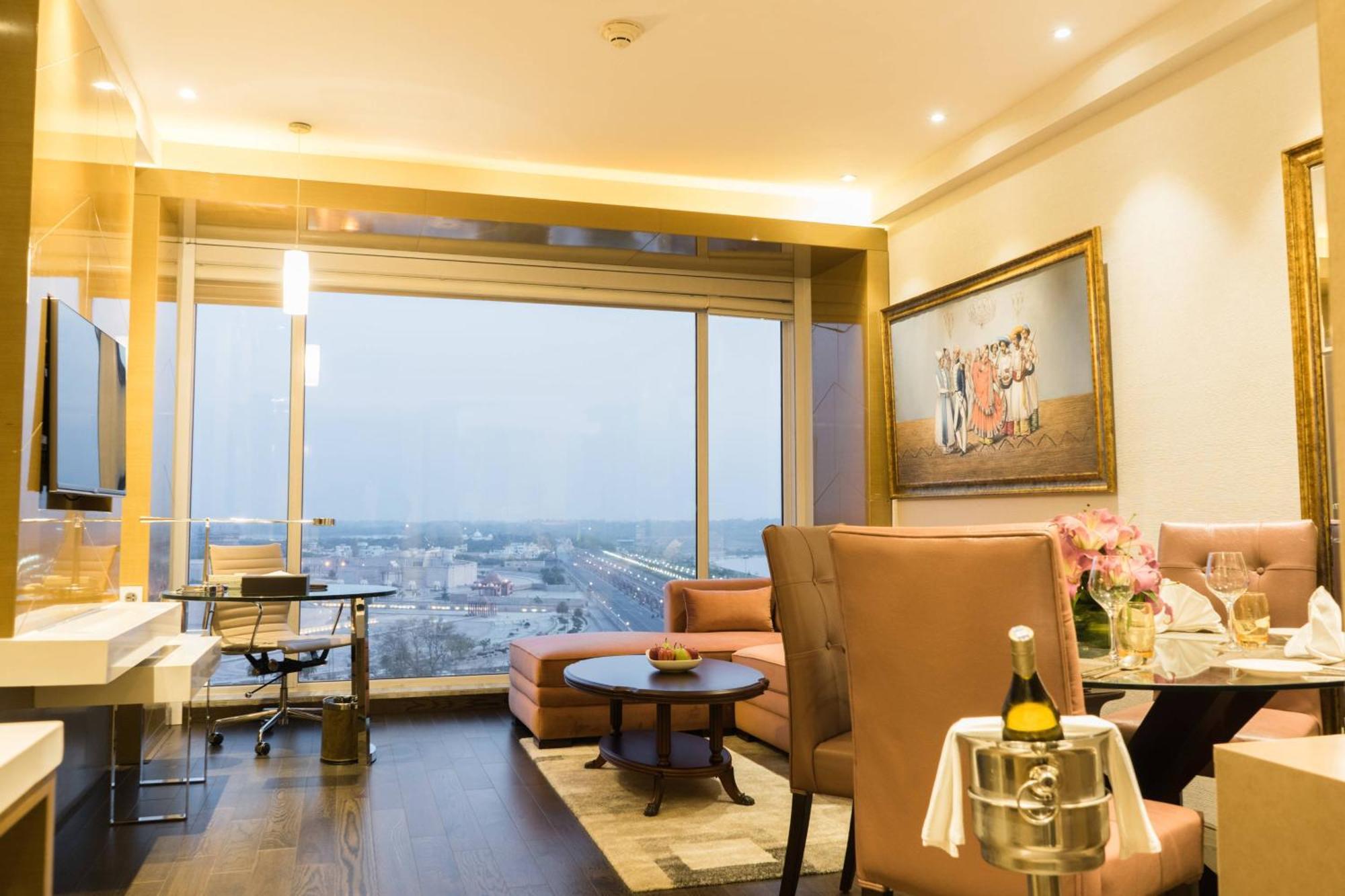 เรอเนสซองค์ ลัคนาว โฮเต็ล Hotel ลัคเนา ภายนอก รูปภาพ