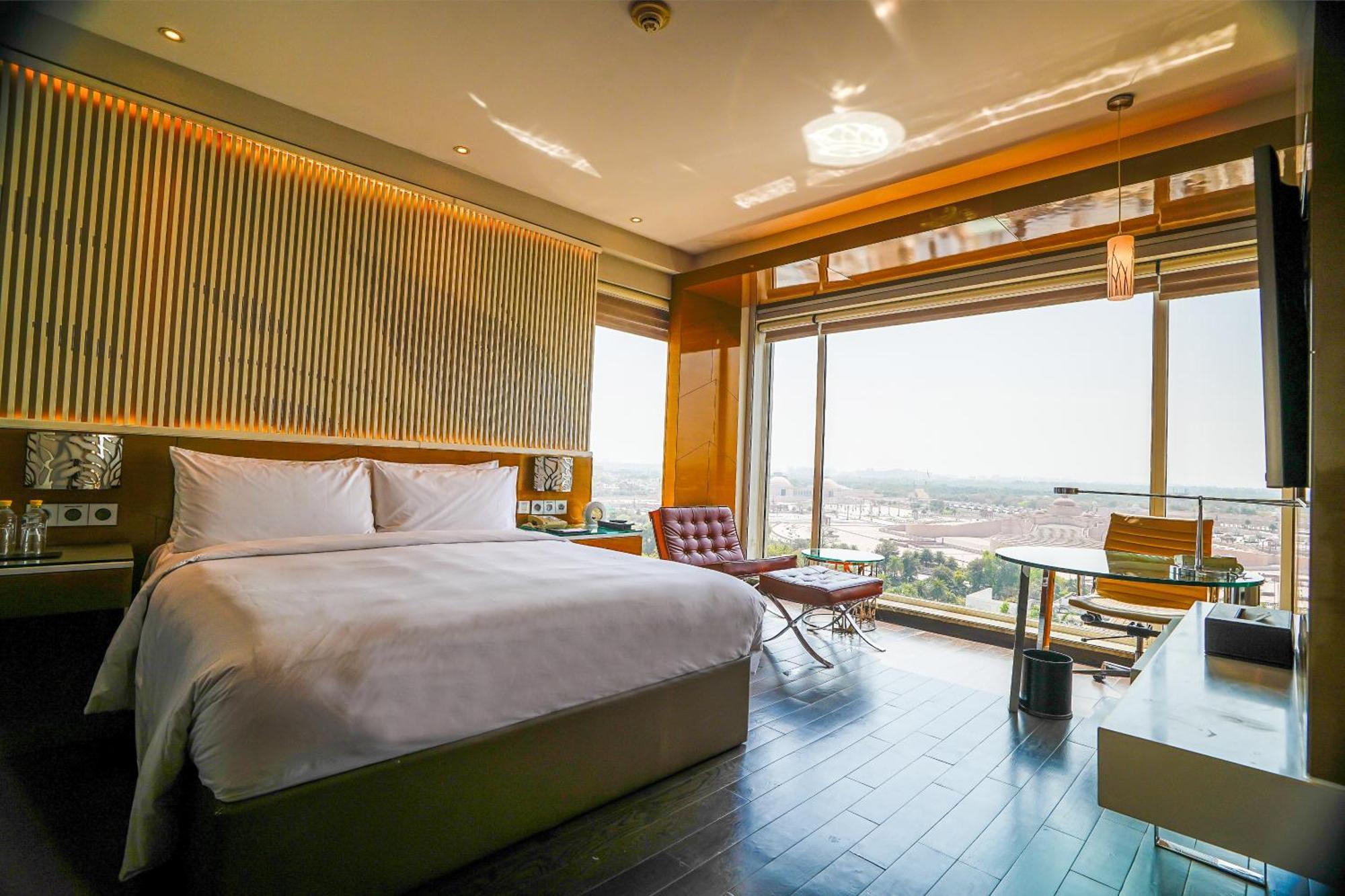 เรอเนสซองค์ ลัคนาว โฮเต็ล Hotel ลัคเนา ภายนอก รูปภาพ